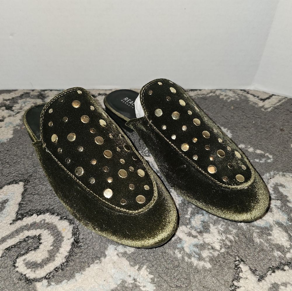 ~Kenneth Cole Reaction Wyatt Mules SZ 8